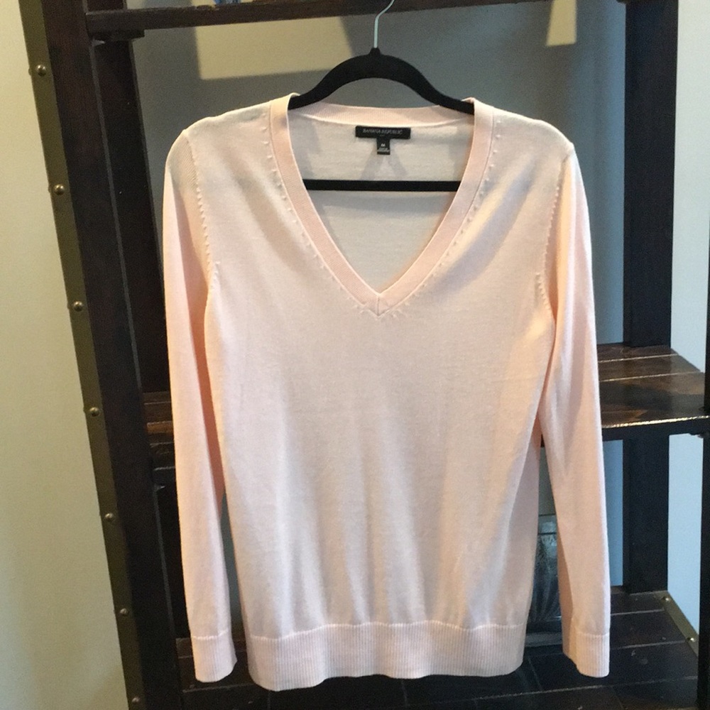 SALE!! Banana Republic Blush V-Neck Sweater